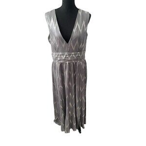 NWT Alexa‎ B Nites Silver Maxi  Formal Dress Women's Sz 14 Sleeveless V Neck